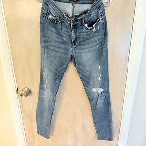 Judy Blue Women's Light Blue Distressed Skinny Jeans